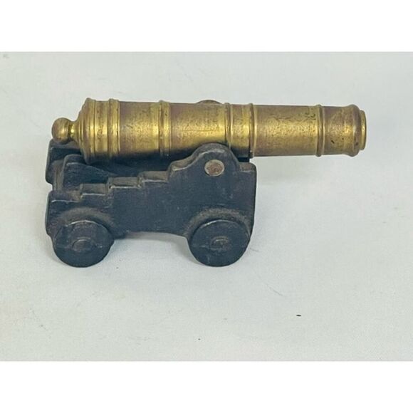 Vintage Bermuda 1809 Replica Cannon Souvenir Cast Iron And Brass 3" - Picture 2 of 6
